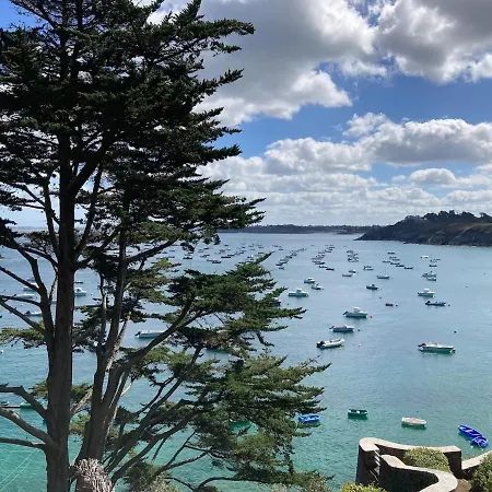 T3 Lumineux Proche De La Avec Place De Parking Dinard
