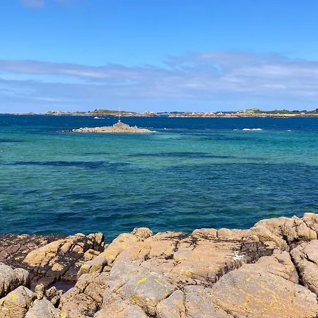 T3 Lumineux Proche De La Avec Place De Parking Apartamento Dinard